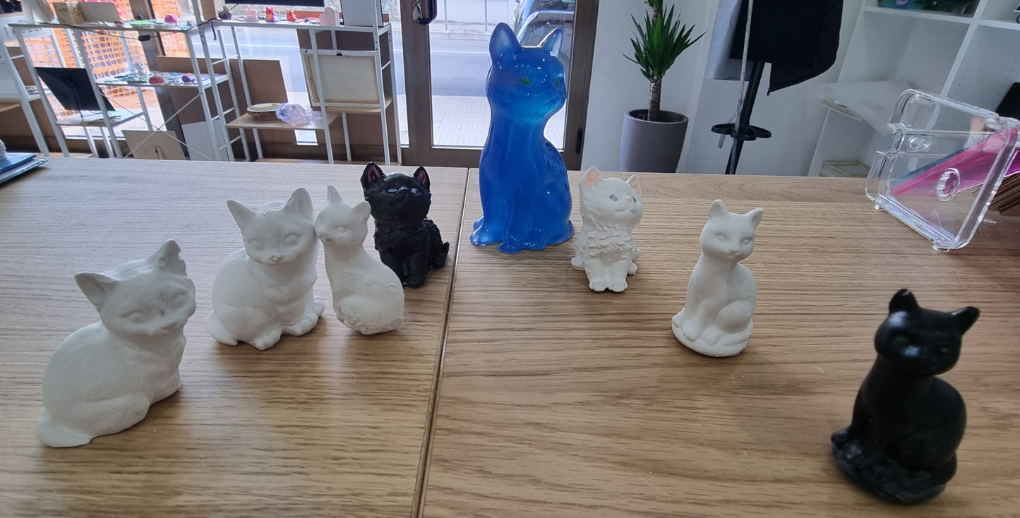 Statuina gatto diversi soggetti dipinta a mano