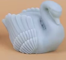 Statuina cigno dipinta a mano