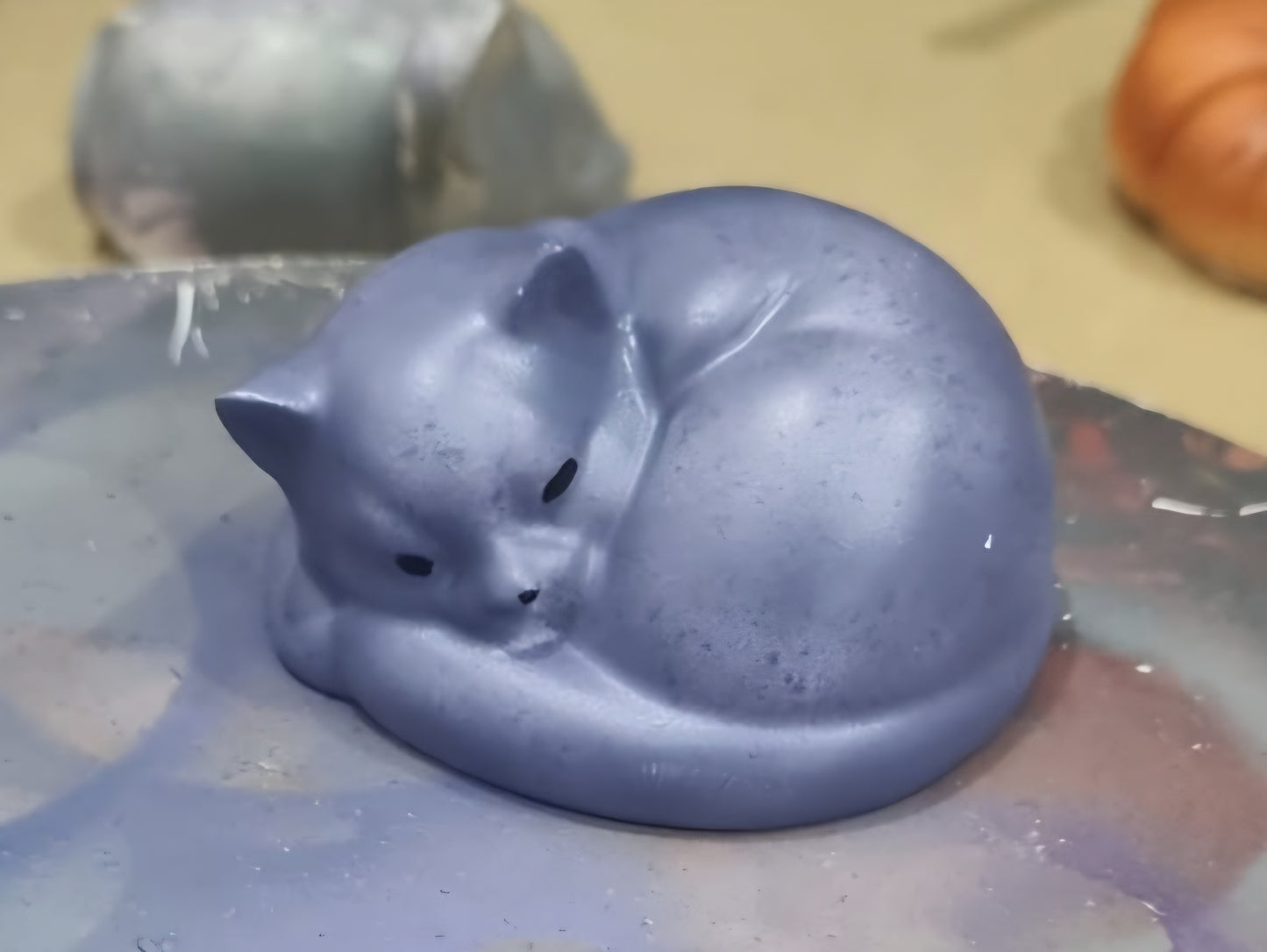 Statuina gatto nanna dipinta a mano