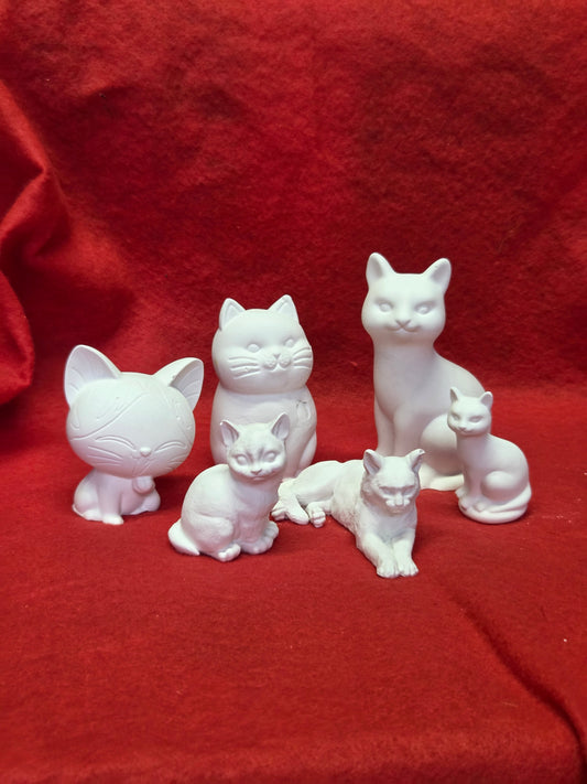 Statuina gatto diversi soggetti dipinta a mano