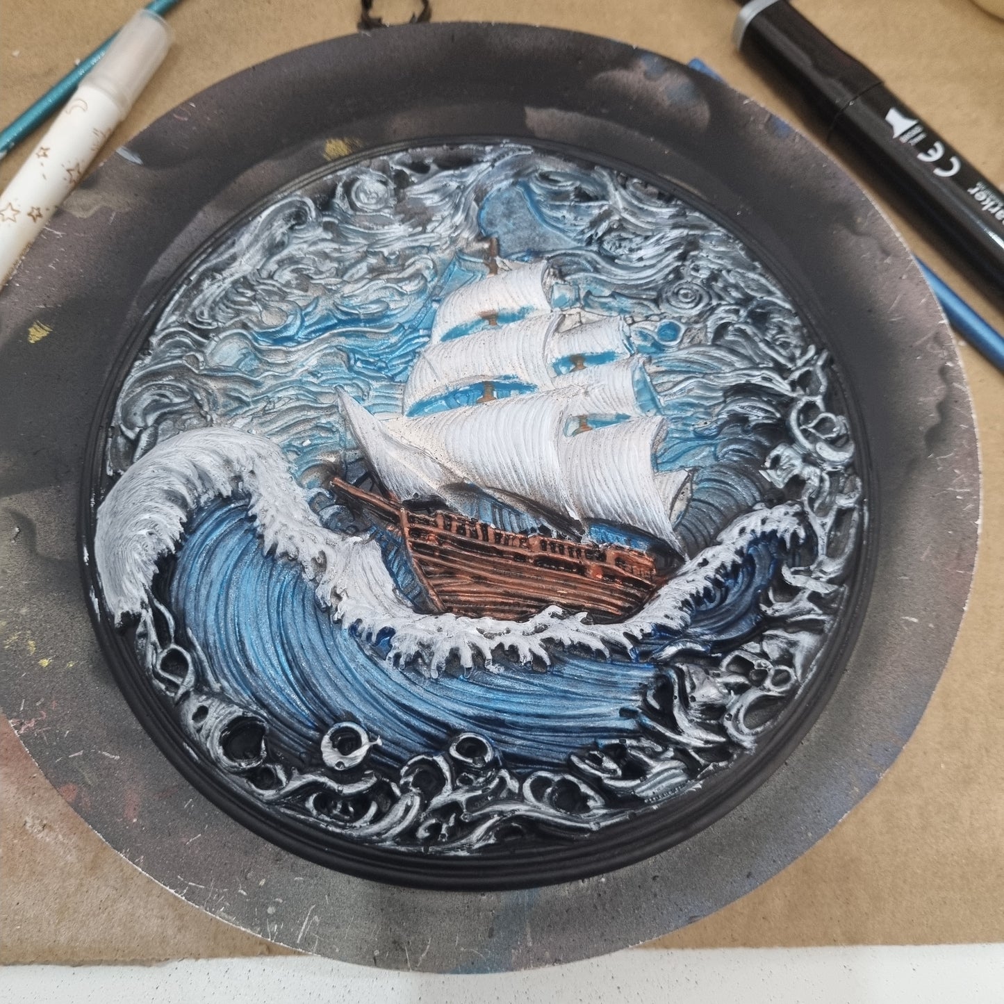 Decorazione murale veliero dipinta a mano